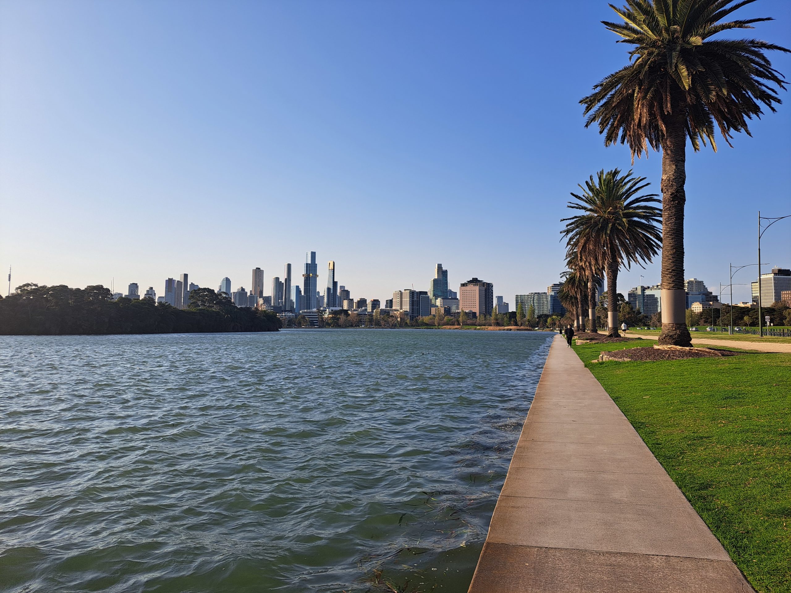 Sunny Afternoon Day Walk Around Albert Park Lake